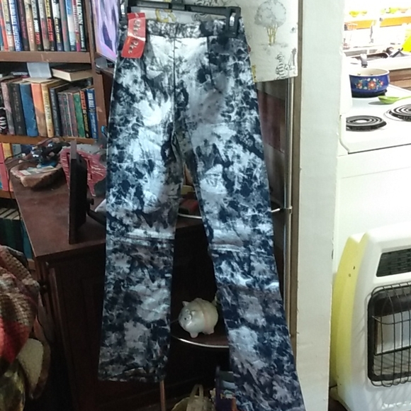 NWT Cha Cha ladies pants . Stretchy denim. Size medium. About a women's 4. - Picture 2 of 8